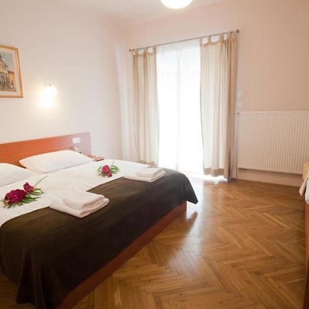 Alo Apartments Vila Klara Ljubljana Chambre photo